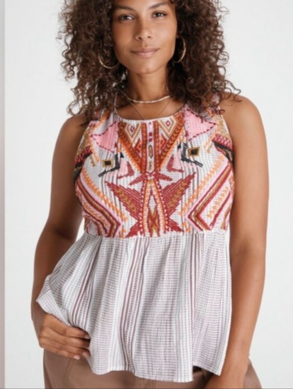 Size Small Dolan Embroidered Sleeveless Top
